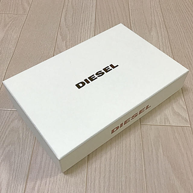 DIESEL(ディーゼル)のDIESEL  化粧箱 送料込み レディースのバッグ(トートバッグ)の商品写真