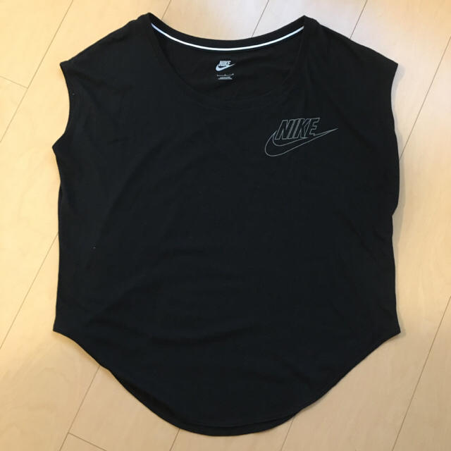 NIKE(ナイキ)のスポーツウェア☆NIKEトレーニングTシャツ スポーツ/アウトドアのトレーニング/エクササイズ(ヨガ)の商品写真