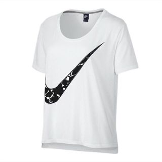 ナイキ(NIKE)の【値下げ】スポーツウェア☆NIKEトレーニングTシャツ②(ヨガ)