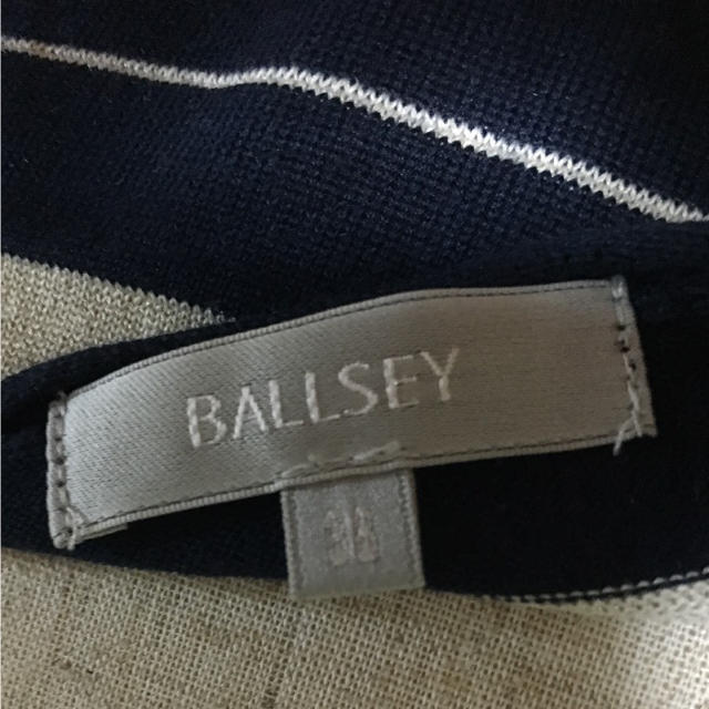 Ballsey(ボールジィ)のボールジィのネイビー×ベージュのボーダーニット レディースのトップス(カットソー(半袖/袖なし))の商品写真