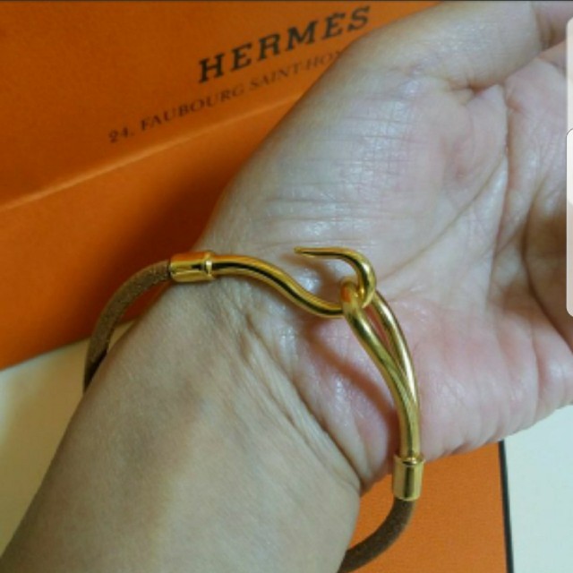 Hermes - 未使用！定価￥5万位 エルメス レザーブレスレット バングルの通販 by ゆき's shop｜エルメスならラクマ