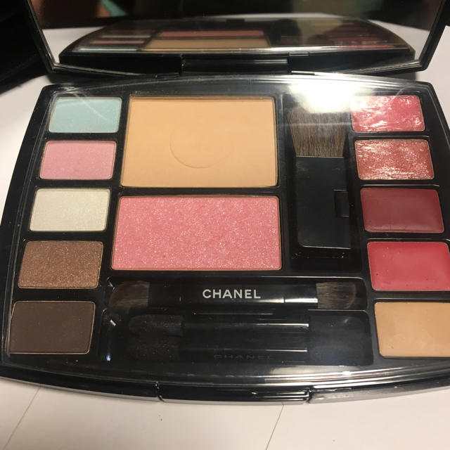 CHANEL(シャネル)のCHANELパレット マスカラ付き❣️びく様専用❣️ コスメ/美容のキット/セット(コフレ/メイクアップセット)の商品写真