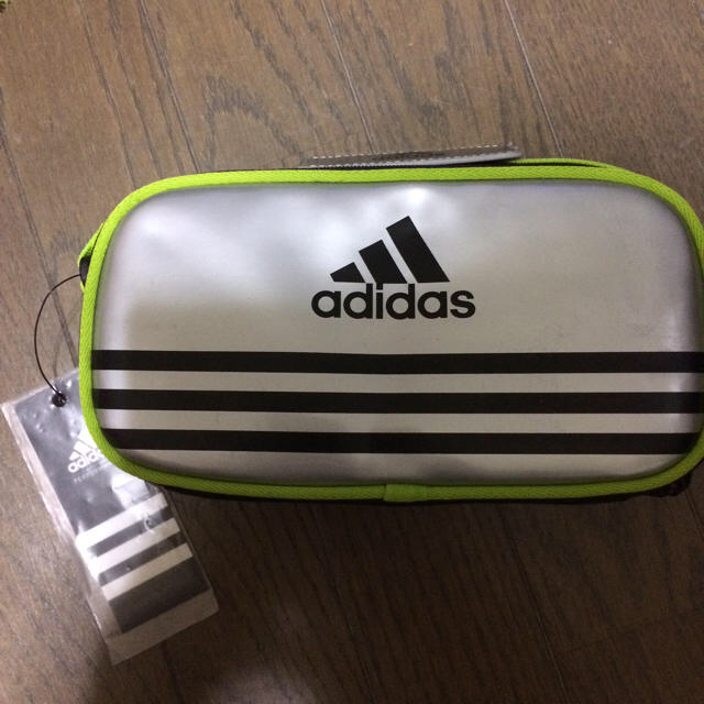 adidas(アディダス)の裁縫道具(adidas) インテリア/住まい/日用品の日用品/生活雑貨/旅行(日用品/生活雑貨)の商品写真