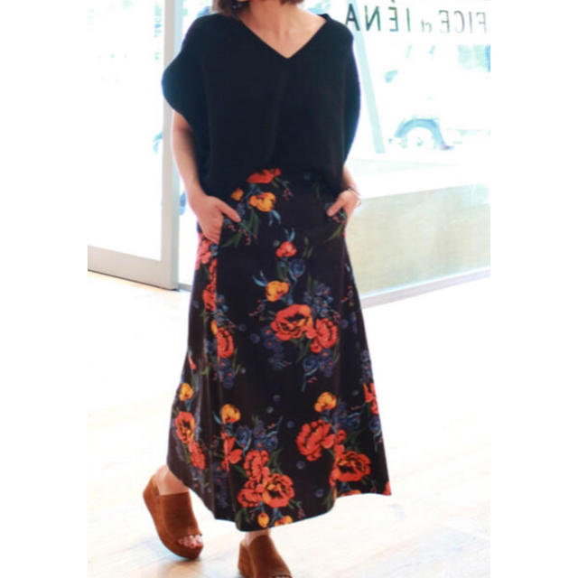IENA(イエナ)のIENA 今季花柄スカート 新品 レディースのスカート(ロングスカート)の商品写真