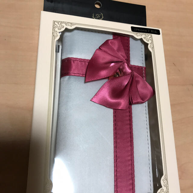 Maison de FLEUR(メゾンドフルール)のMaison de FLEUR iPhone7ケース スマホ/家電/カメラのスマホアクセサリー(iPhoneケース)の商品写真