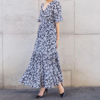 ユナイテッドアローズ(UNITED ARROWS)の最終値下げ！新品未使用♩flower print ロングワンピース(ロングワンピース/マキシワンピース)