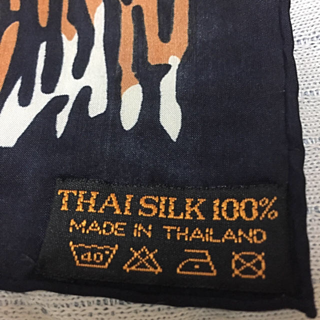 タイシルクスカーフ レディースのファッション小物(バンダナ/スカーフ)の商品写真