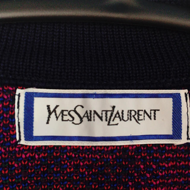 Yves Saint Laurent Beaute(イヴサンローランボーテ)のYves Saint-Laurent 花柄 カーディガン レディースのトップス(カーディガン)の商品写真