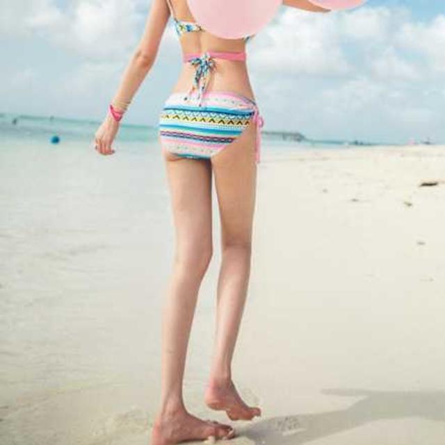 【Mサイズ/ピンク】クロスデザイン ボヘミアン柄 ビキニ 水着 送料無料 メンズの水着/浴衣(水着)の商品写真