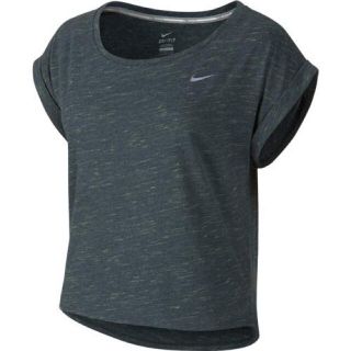 ナイキ(NIKE)のスポーツウェア☆NIKEトレーニングTシャツ④(ヨガ)