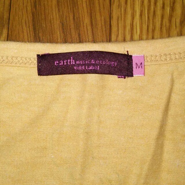 earth music & ecology(アースミュージックアンドエコロジー)のearth スヌーピーTシャツ レディースのトップス(Tシャツ(半袖/袖なし))の商品写真