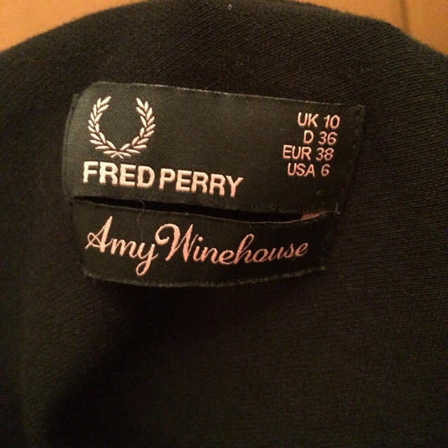 FRED PERRY(フレッドペリー)のAmy winehouse×FRED PERRY ホルターネックワンピース レディースのワンピース(ひざ丈ワンピース)の商品写真