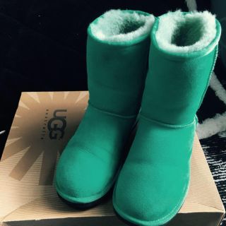 アグ(UGG)のアグ　サイズ5(スリッポン/モカシン)