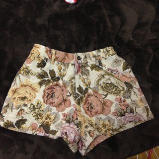 イング(INGNI)の花柄ショートパンツ♡(ショートパンツ)