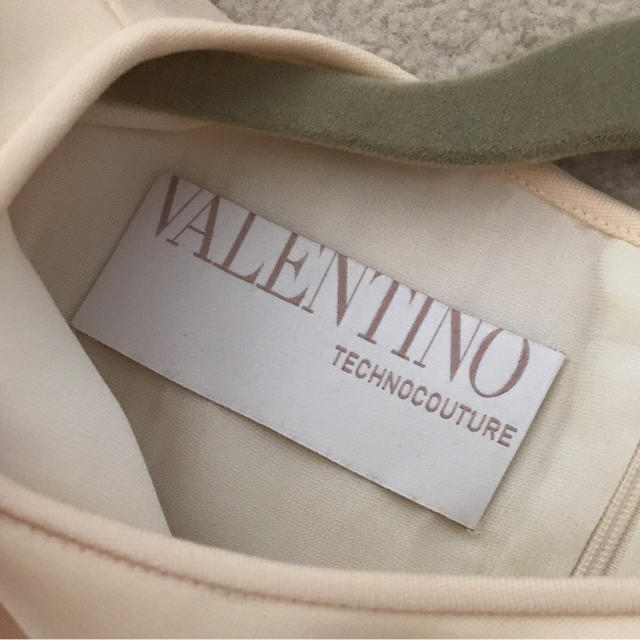 VALENTINO(ヴァレンティノ)のヴァレンティノ VALENTINO ワンピース レディースのワンピース(ひざ丈ワンピース)の商品写真
