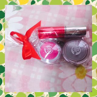 ザボディショップ(THE BODY SHOP)の【新品・値下げしました💕ザ・ボディショップコスメセット】(アイシャドウ)