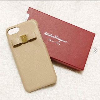 フェラガモ(Ferragamo)の超美品 フェラガモ iPhone7ケース ベージュ(iPhoneケース)