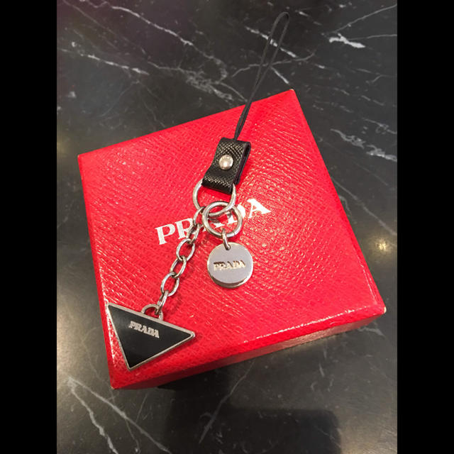 PRADA(プラダ)のプラダ ストラップ 未使用 レディースのファッション小物(キーホルダー)の商品写真