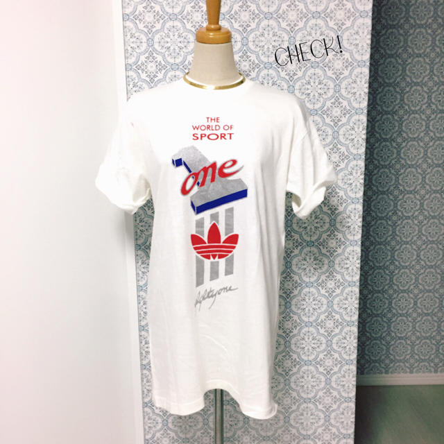 【美品】シルバーラメadidasデザインTシャツ レディースのトップス(Tシャツ(半袖/袖なし))の商品写真
