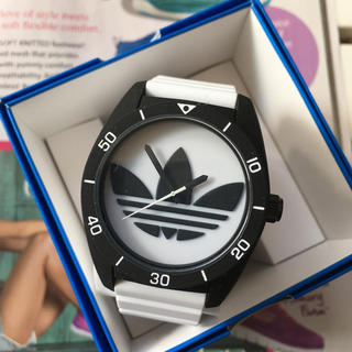 アディダス(adidas)の新品 adidas 腕時計 ユニセックス ADH3133 42mm 黒白(腕時計(アナログ))