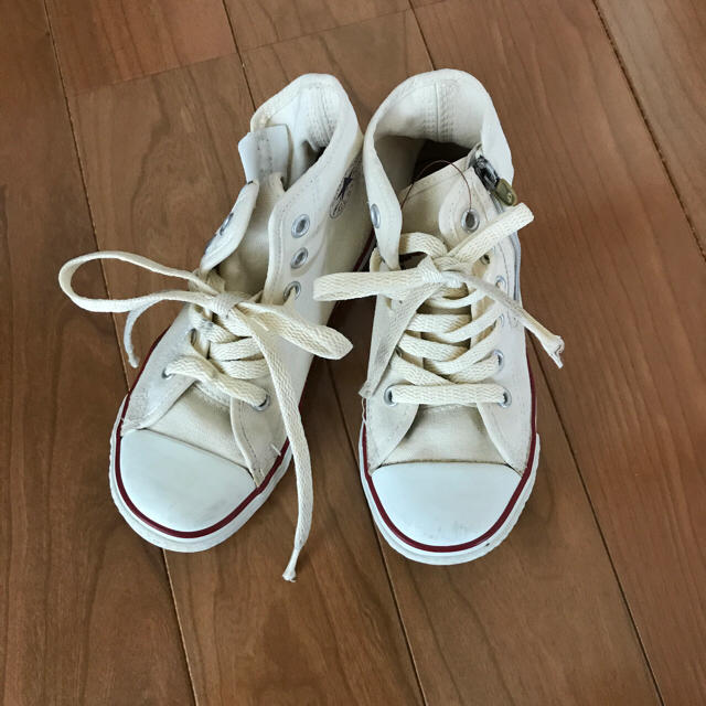 CONVERSE(コンバース)のコンバース19㎝キッズ靴紐難あり キッズ/ベビー/マタニティのキッズ靴/シューズ(15cm~)(スニーカー)の商品写真