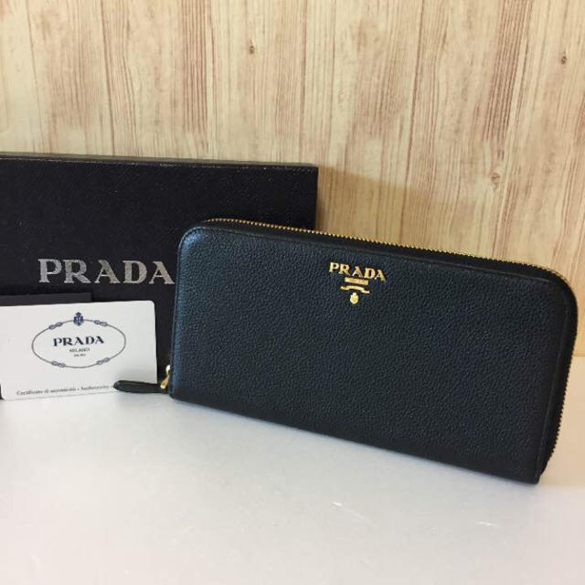 PRADA(プラダ)の大人気‼︎ 新品 プラダ ソフトレザー ラウンドウォレット 長財布 ブラック レディースのファッション小物(財布)の商品写真