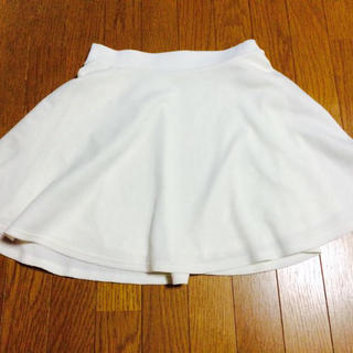 gu 白フレアスカート(ひざ丈スカート)