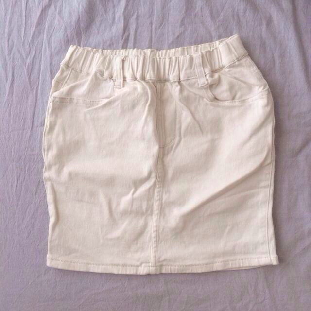 RETRO GIRL(レトロガール)のホワイトタイトスカート レディースのスカート(ミニスカート)の商品写真