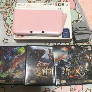 ニンテンドー3DS(ニンテンドー3DS)のかってぃら様 専用 3DS LL本体 ピンク SDカード モンハンソフト三枚付き(家庭用ゲーム機本体)