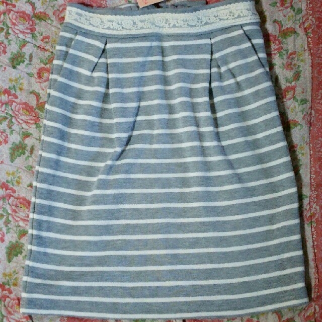 LIZ LISA(リズリサ)の新品タグつき⭐LIZLISA タイトスカート レディースのスカート(ひざ丈スカート)の商品写真