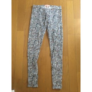 ベルシュカ(Bershka)のベルシュカ レギンス ペイズリー ほぼ未使用(レギンス/スパッツ)