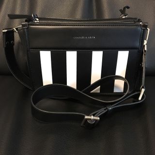 チャールズアンドキース(Charles and Keith)のCHARLES&KEITH ストライプ2waybag♪(ショルダーバッグ)