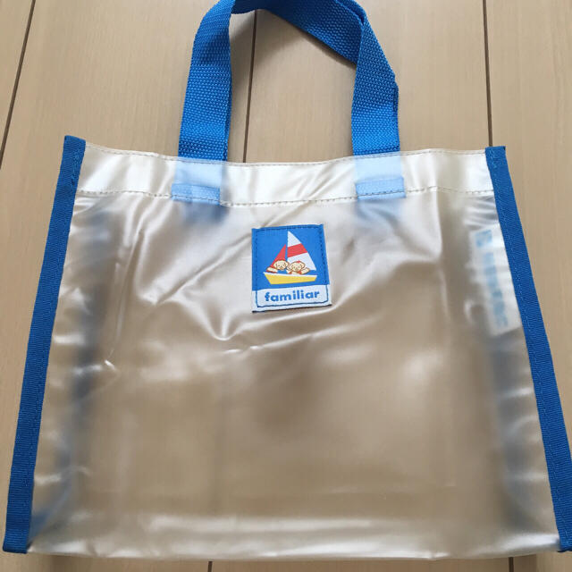 familiar(ファミリア)の専用  ファミリア ビニールバッグ キッズ/ベビー/マタニティのこども用バッグ(トートバッグ)の商品写真