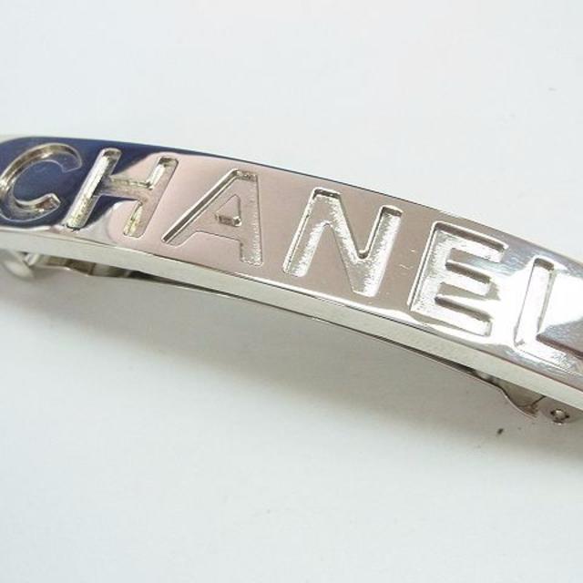 CHANEL(シャネル)のシャネル　シルバーバレッタ　S金具　98P　S21352 レディースのヘアアクセサリー(バレッタ/ヘアクリップ)の商品写真