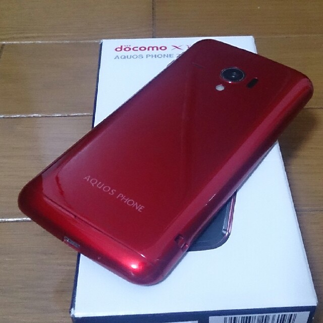 美中古品 SH-06E AQUOS PHONE ZETA レッドの通販 by 1's shop 美中古品 SH-06E AQUOS PHONE ZETA レッドの通販 by 1's shop
