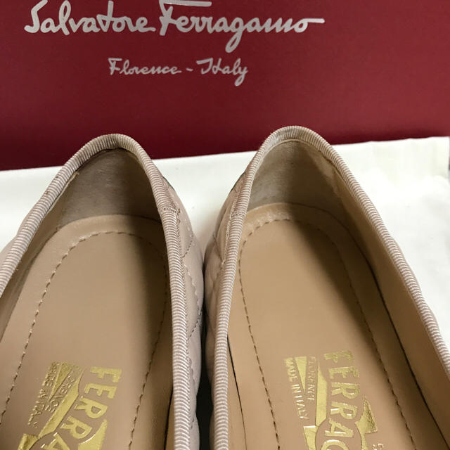 Salvatore Ferragamo(サルヴァトーレフェラガモ)のだいゆー様専用となります♡フェラガモ 靴23.5センチ レディースの靴/シューズ(ハイヒール/パンプス)の商品写真
