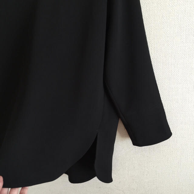 ELLE(エル)のELLE♡黒色プルオーバーシャツ レディースのトップス(シャツ/ブラウス(長袖/七分))の商品写真