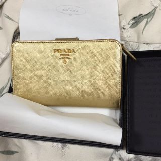 プラダ(PRADA)のPRADA プラダ ゴールド 折財布 ウォレット(財布)