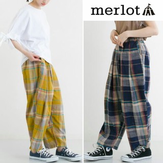 メルロー(merlot)の人気商品♡メルロー チェック柄 タックパンツ 紺(カジュアルパンツ)