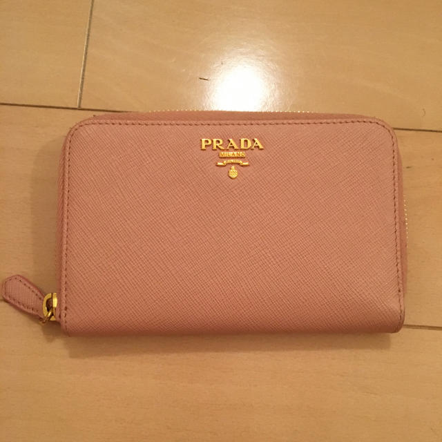 PRADA(プラダ)の超美品💕プラダ お財布 レディースのファッション小物(財布)の商品写真