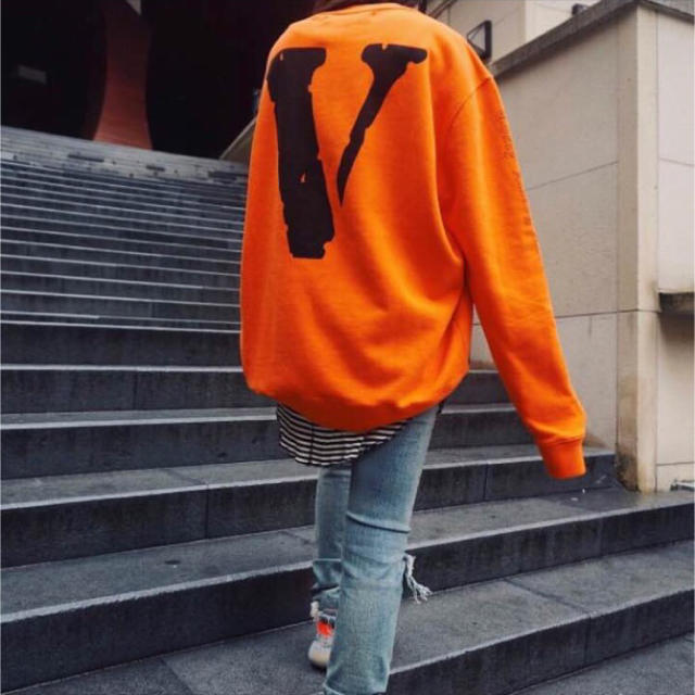 OFF-WHITE  スウェット　オレンジ　トレーナー