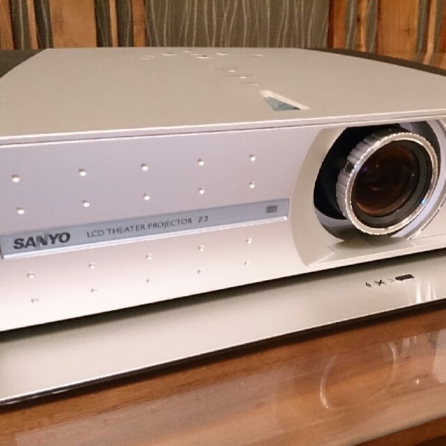 SANYO LP-Z2 スマホ/家電/カメラのテレビ/映像機器(プロジェクター)の商品写真