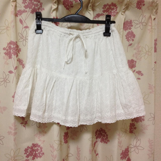 LOWRYS FARM(ローリーズファーム)のローリーズ♡コットン刺繍スカート レディースのスカート(ミニスカート)の商品写真
