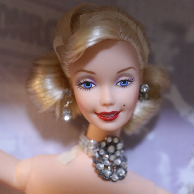 Barbie(バービー)の【Barbie as Marilyn】バービー人形 未開封 エンタメ/ホビーのおもちゃ/ぬいぐるみ(キャラクターグッズ)の商品写真