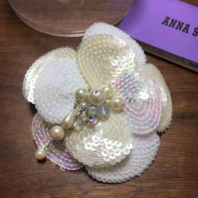 ANNA SUI(アナスイ)の高級♡ANNA SUI 3wayスパンコール パールビーズコサージュ  レディースのアクセサリー(ブローチ/コサージュ)の商品写真