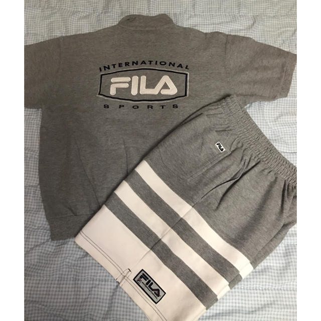 FILA(フィラ)のさあちゅん様専用、FILA、メンズ、スポーツウエア上下、Sサイズ、グレー スポーツ/アウトドアのテニス(ウェア)の商品写真