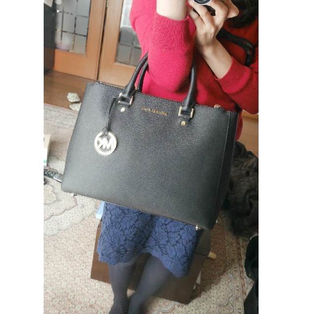 Michael Kors(マイケルコース)の<あずきちゃん様>超美品 MICHEAL KORS 2wayバッグ  黒  レディースのバッグ(ハンドバッグ)の商品写真