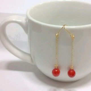 ハンドメイド☆赤サンゴのピアス(ピアス)