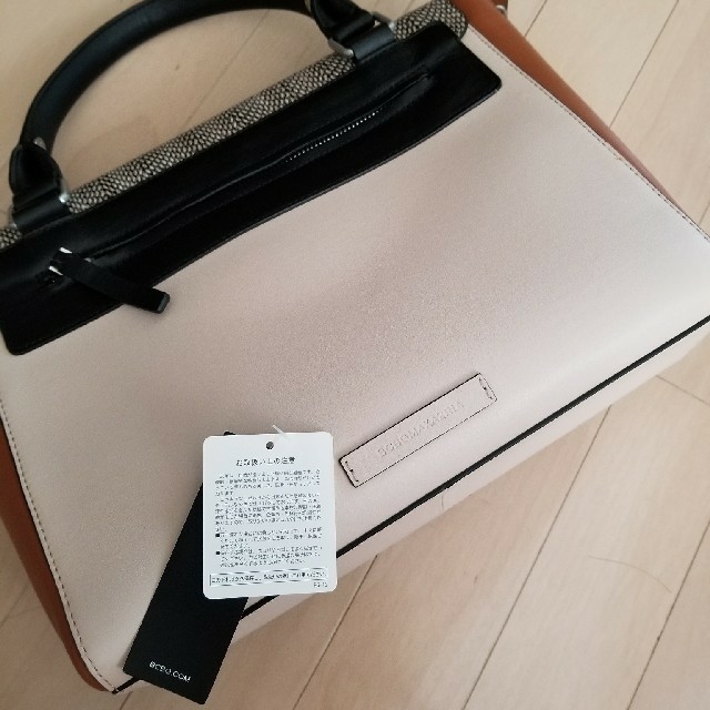 BCBGMAXAZRIA(ビーシービージーマックスアズリア)のトリモン様専用★定価8万★リザード2wayバッグ レディースのバッグ(ハンドバッグ)の商品写真