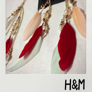 エイチアンドエム(H&M)のフェザーネックレスピアスのセット(ネックレス)